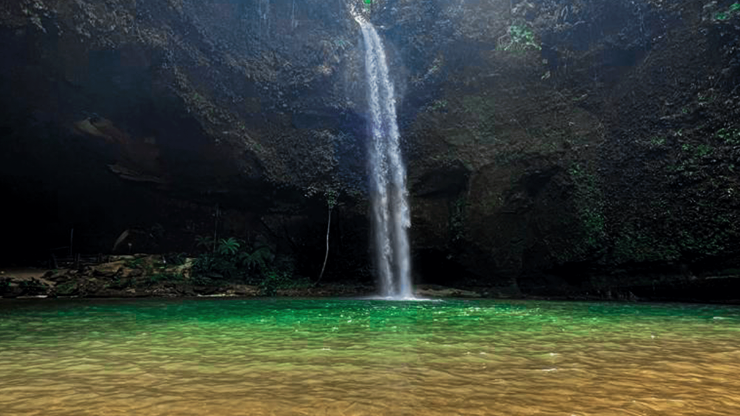 Charco Azul primera cascada turismo Mesetas